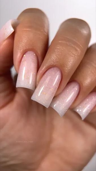 Гель Crooz Gemstone з делікатними шиммером та золотою поталлю 04, 15 мл CG04 фото